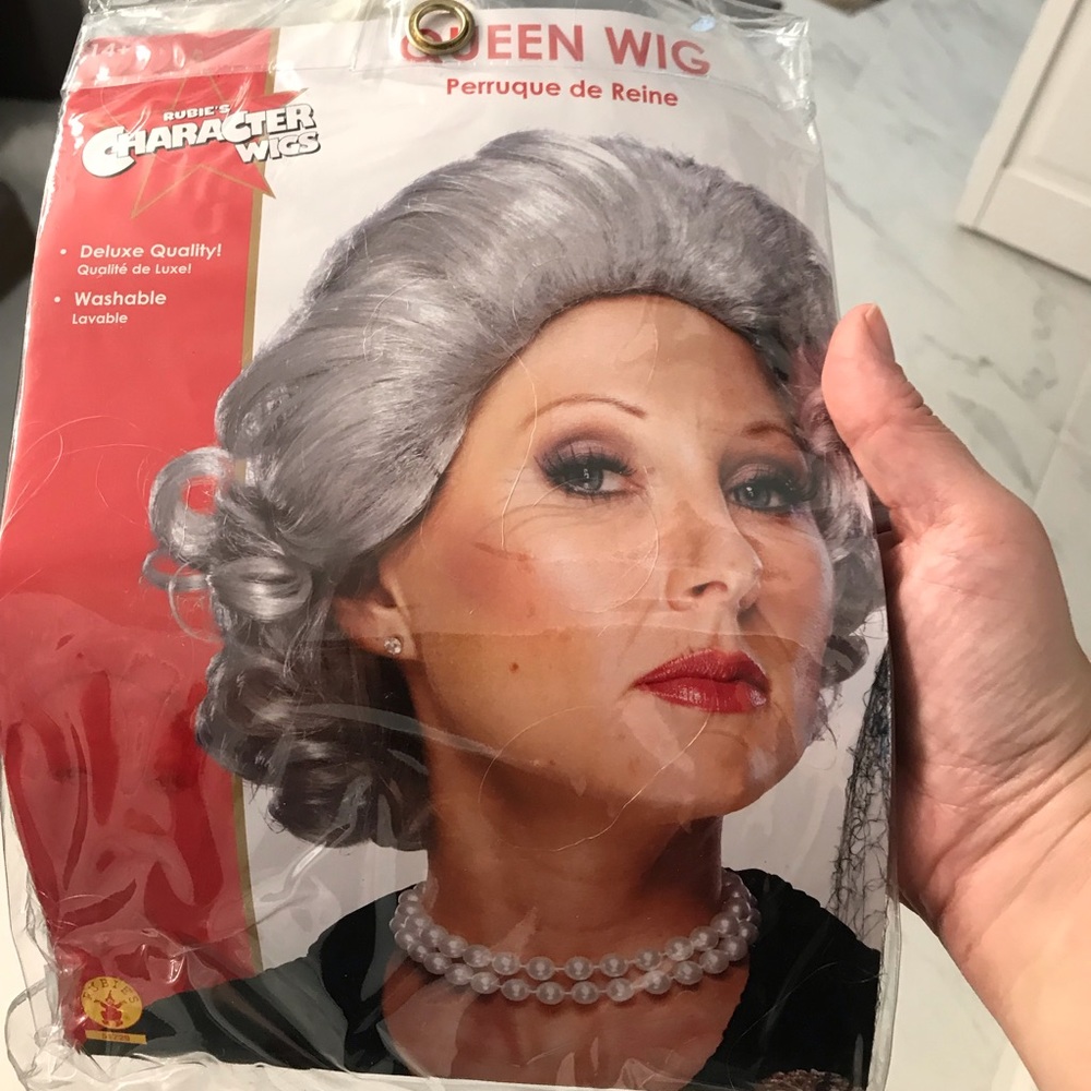 Queen Halloween wig